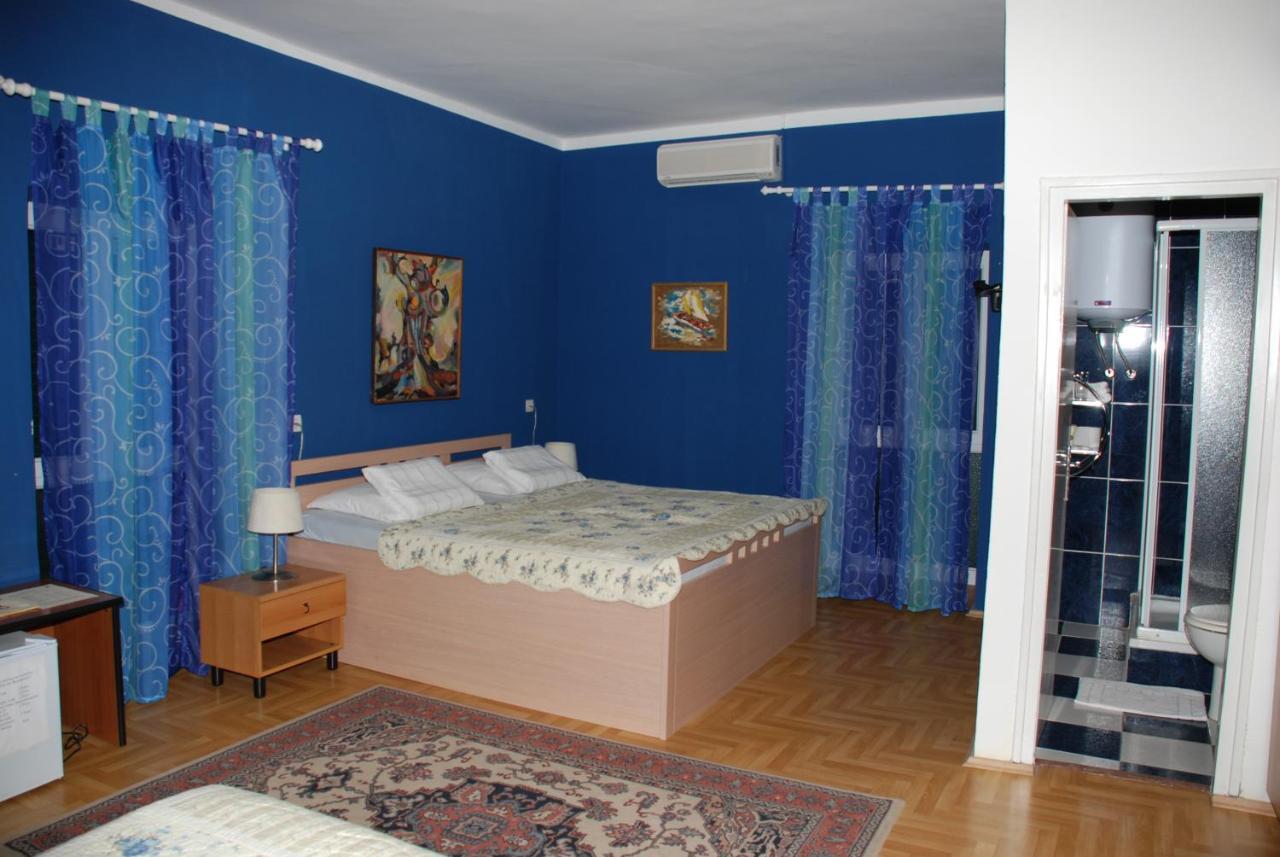 Hotel Palace Vrkljan Karlobag Chambre photo